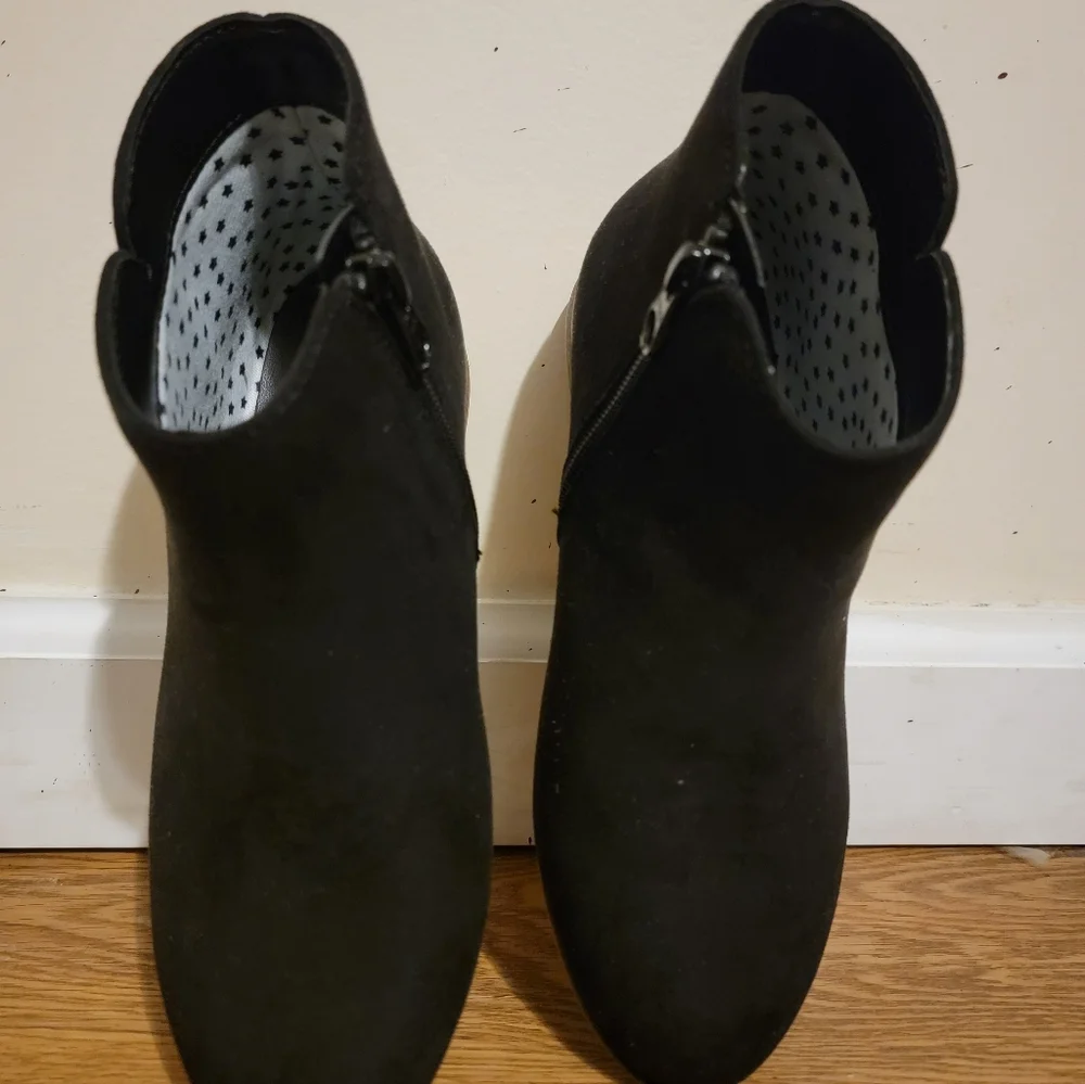 Cat & Jack Girls Black Suede Ankle Boots Size 3